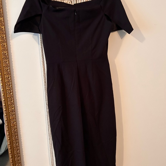 Vince Camuto Dresses & Skirts - Vince Camuto Off-Shoulder Black Midi Dress